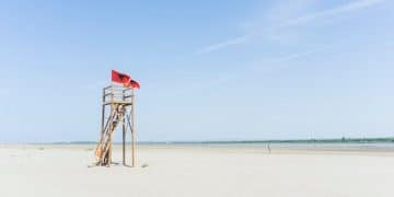 Beach Safety 2025: Your Guide to New Guidelines for Safe Travel - Cover Image