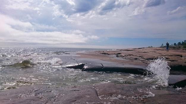 Understanding Rip Currents: A Lifesaving Guide for Beachgoers