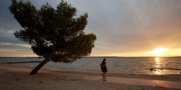 How to Find Last-Minute Beach Trip Deals in 2025 - Cover Image