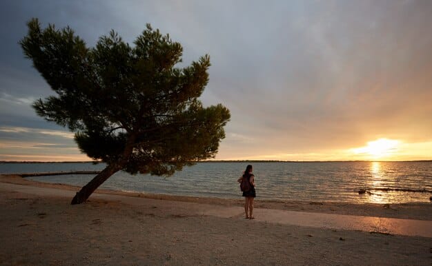 How to Find Last-Minute Beach Trip Deals in 2025