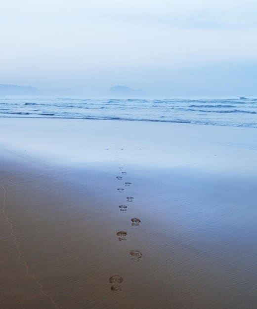 Minimize Your Environmental Impact on US Beaches in 2025