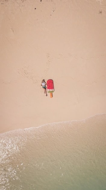 Stay Safe from Rip Currents: Visual Guide to US Beaches 2025